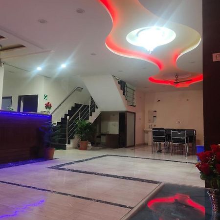 Hotel Kb Square Near Chandigarh Railway Station Eksteriør billede