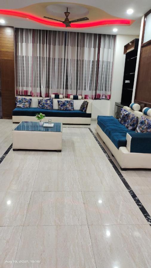 Hotel Kb Square Near Chandigarh Railway Station Eksteriør billede