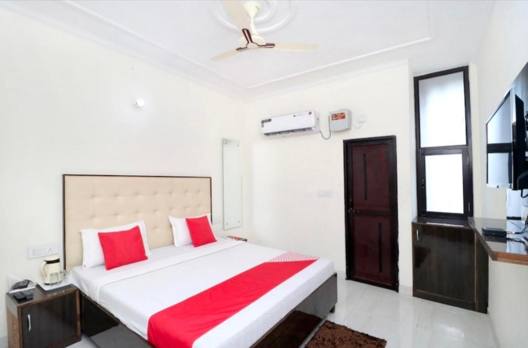 Hotel Kb Square Near Chandigarh Railway Station Eksteriør billede