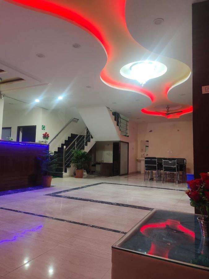 Hotel Kb Square Near Chandigarh Railway Station Eksteriør billede