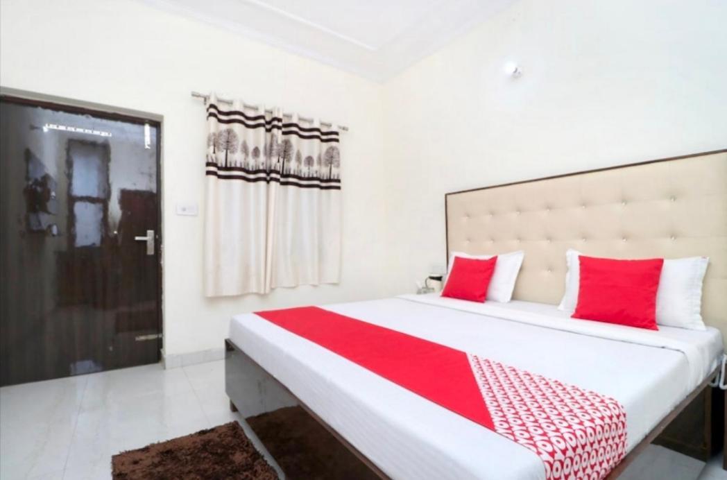 Hotel Kb Square Near Chandigarh Railway Station Værelse billede