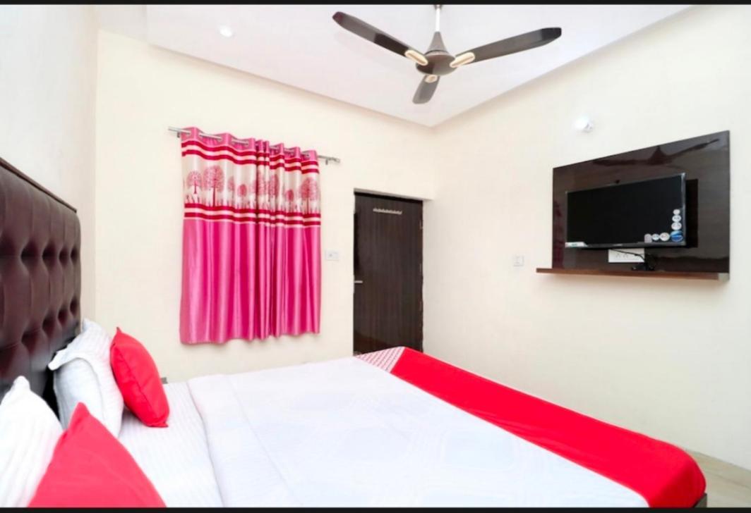 Hotel Kb Square Near Chandigarh Railway Station Værelse billede