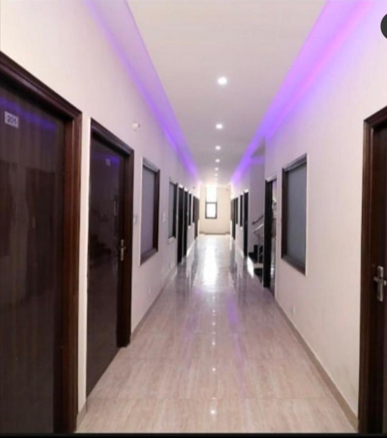 Hotel Kb Square Near Chandigarh Railway Station Værelse billede