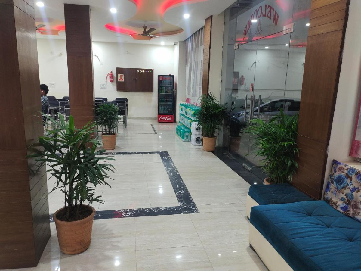 Hotel Kb Square Near Chandigarh Railway Station Eksteriør billede