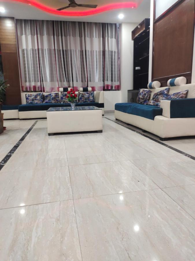 Hotel Kb Square Near Chandigarh Railway Station Eksteriør billede