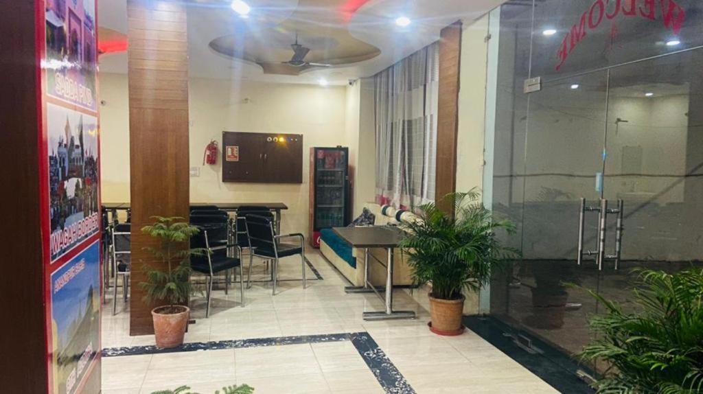 Hotel Kb Square Near Chandigarh Railway Station Værelse billede