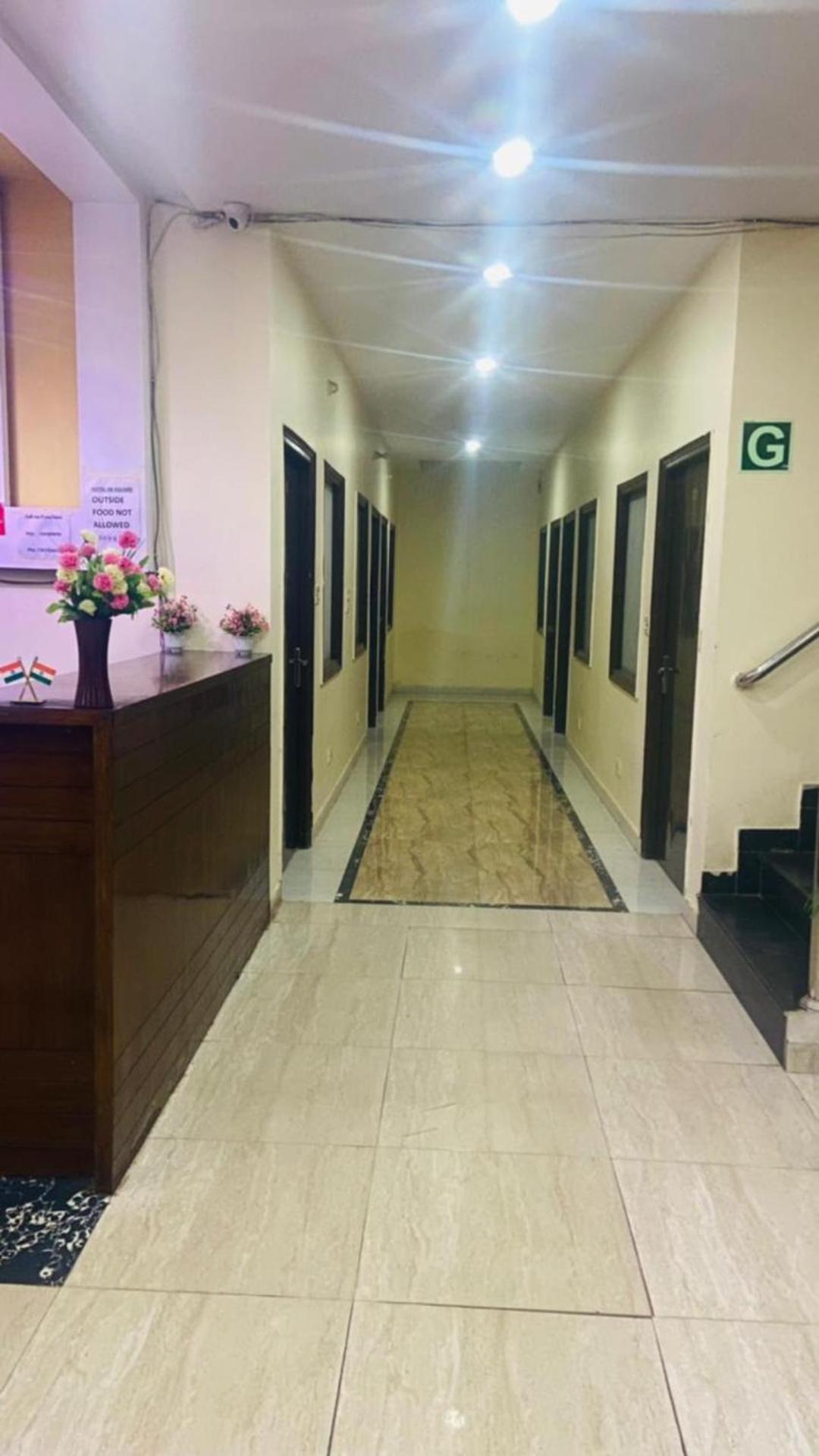 Hotel Kb Square Near Chandigarh Railway Station Værelse billede
