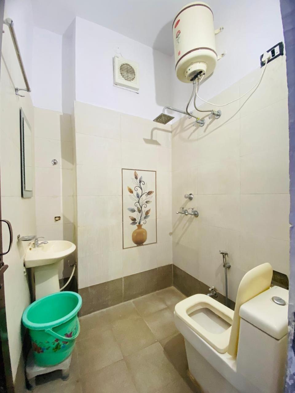Hotel Kb Square Near Chandigarh Railway Station Eksteriør billede