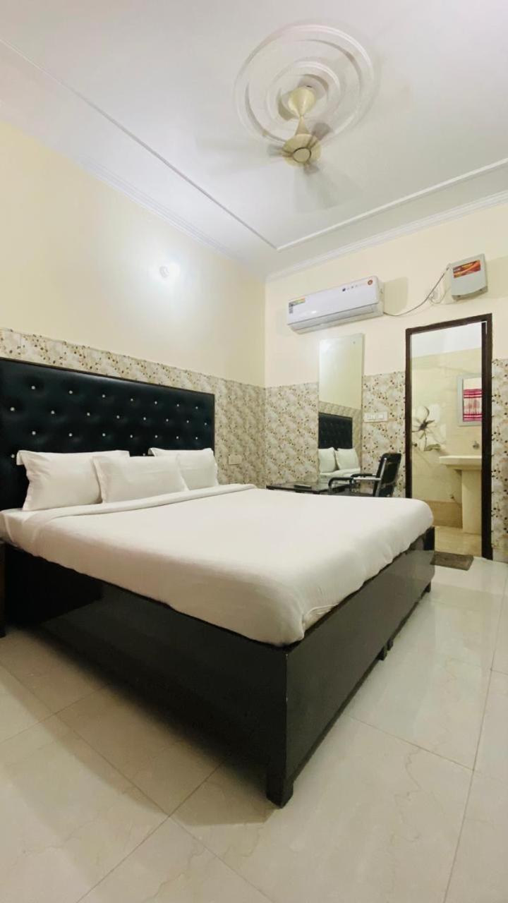 Hotel Kb Square Near Chandigarh Railway Station Eksteriør billede