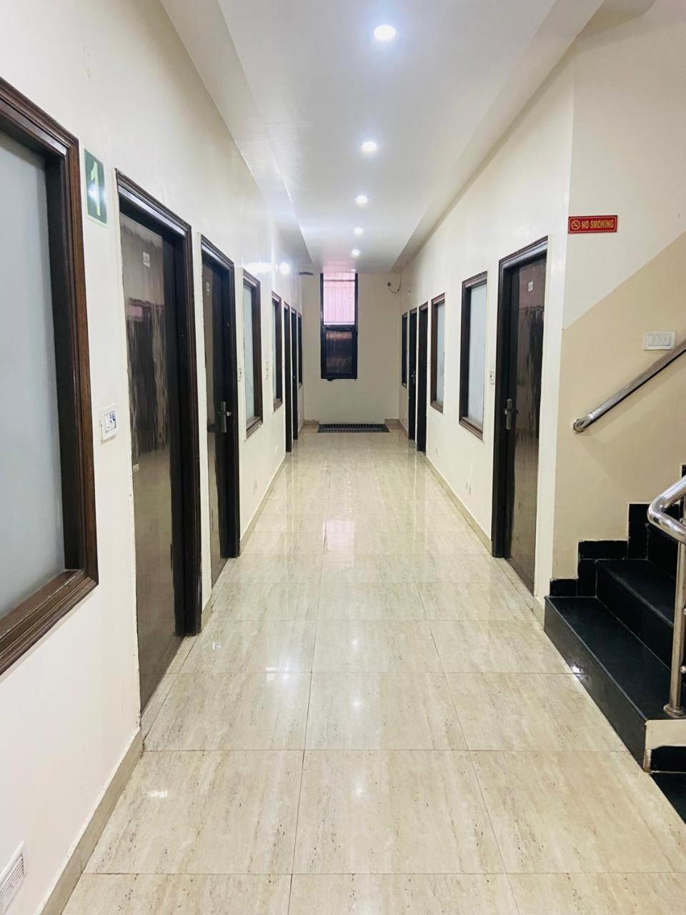 Hotel Kb Square Near Chandigarh Railway Station Eksteriør billede